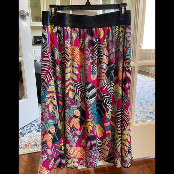 LuLaRoe skirt Size M - Picture 1 of 2
